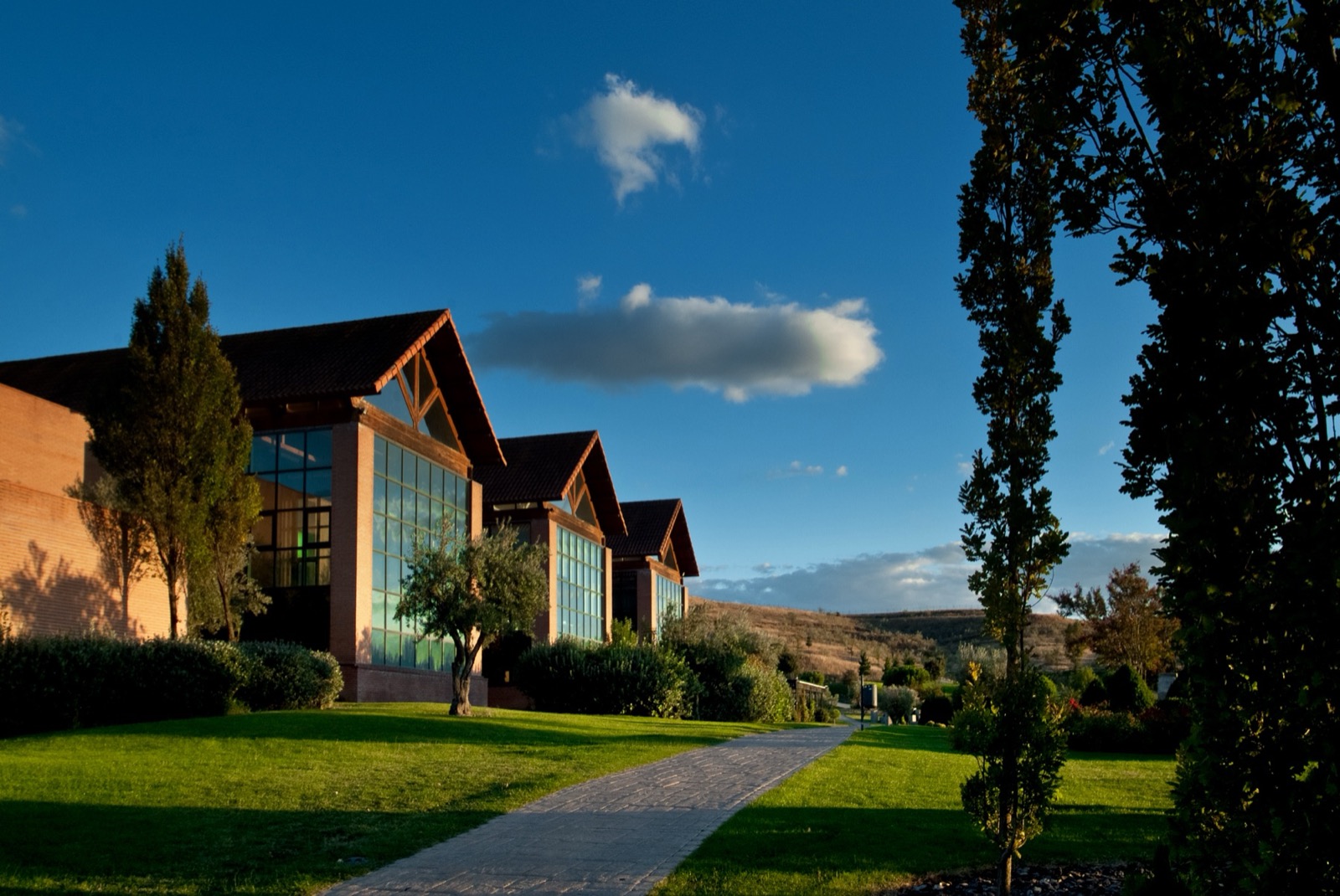 Fachada este de Retamares Club de Golf